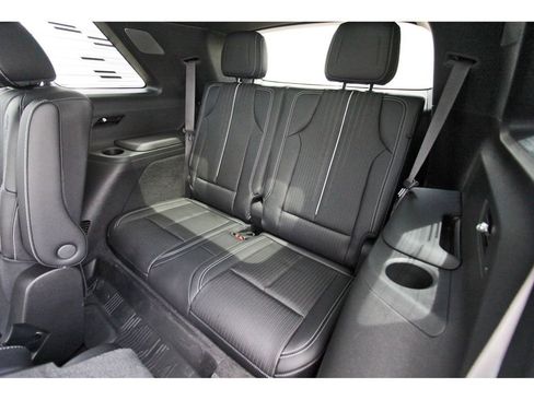 New 2026 Cadillac Vistiq Sport image 13