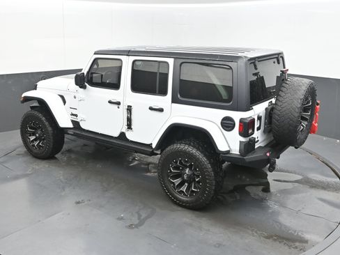 Used 2018 Jeep Wrangler Unlimited Sahara w/ Dual Top Group AWD/4WD image 36