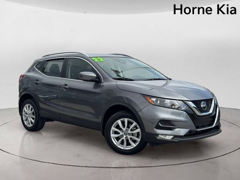 Used 2022 Nissan Rogue Sport SV FWD image 2