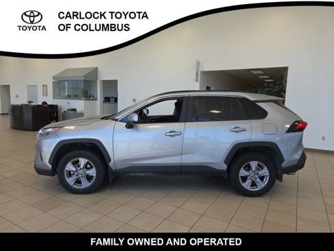Used 2025 Toyota RAV4 XLE AWD/4WD image 2