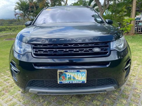 Used 2017 Land Rover Discovery Sport SE AWD/4WD image 2