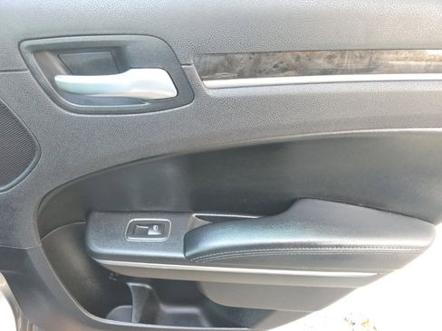 Used 2011 Chrysler 300 Limited w/ Sound Group image 23