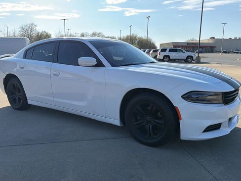 Used 2020 Dodge Charger SXT image 24
