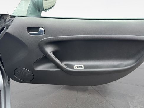 Used 2006 Pontiac Solstice Convertible w/ Premium Package image 18