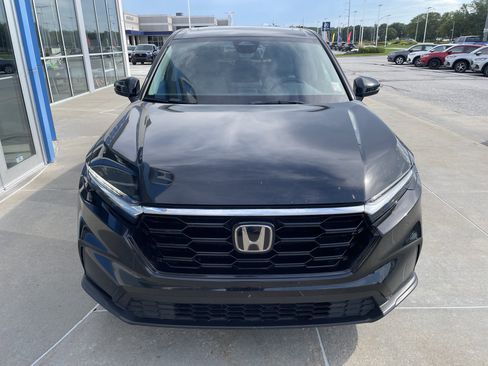 Used 2024 Honda CR-V EX image 3