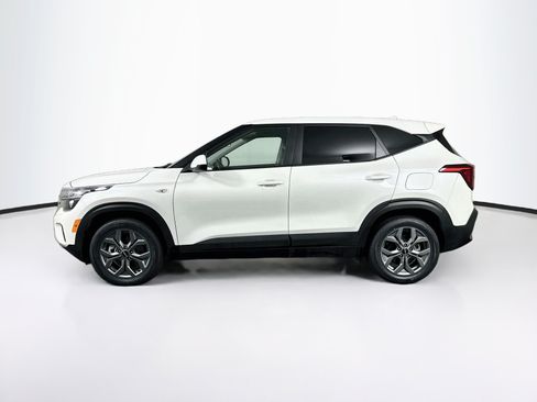 Used 2025 Kia Seltos LX AWD/4WD image 4