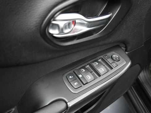 Used 2014 Jeep Cherokee Latitude image 8