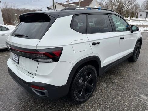 New 2026 Volkswagen Taos SE AWD/4WD image 5