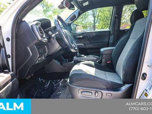 Used 2020 Toyota Tacoma TRD Sport AWD/4WD image 18