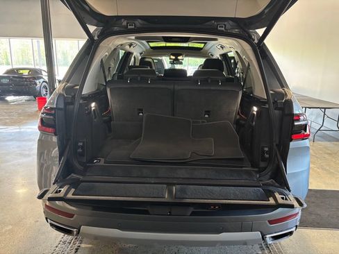 Used 2025 BMW X7 xDrive40i AWD/4WD image 6