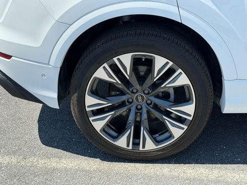 Certified 2025 Audi Q8 Premium Plus AWD/4WD image 14