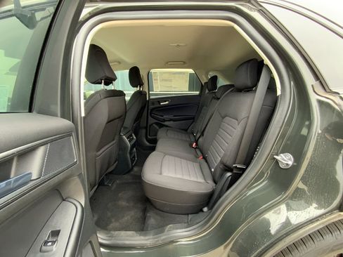 New 2024 Ford Edge SE w/ Black Appearance Package image 12