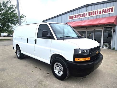 Used 2024 Chevrolet Express 2500 w/ Driver Convenience Package RWD image 1