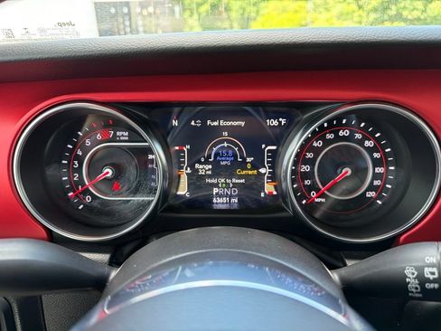 Used 2022 Jeep Wrangler Unlimited Rubicon w/ Dual Top Group AWD/4WD image 50