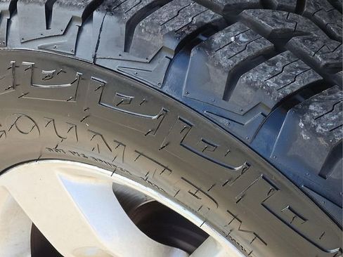 Used 2022 RAM 1500 Classic SLT image 10