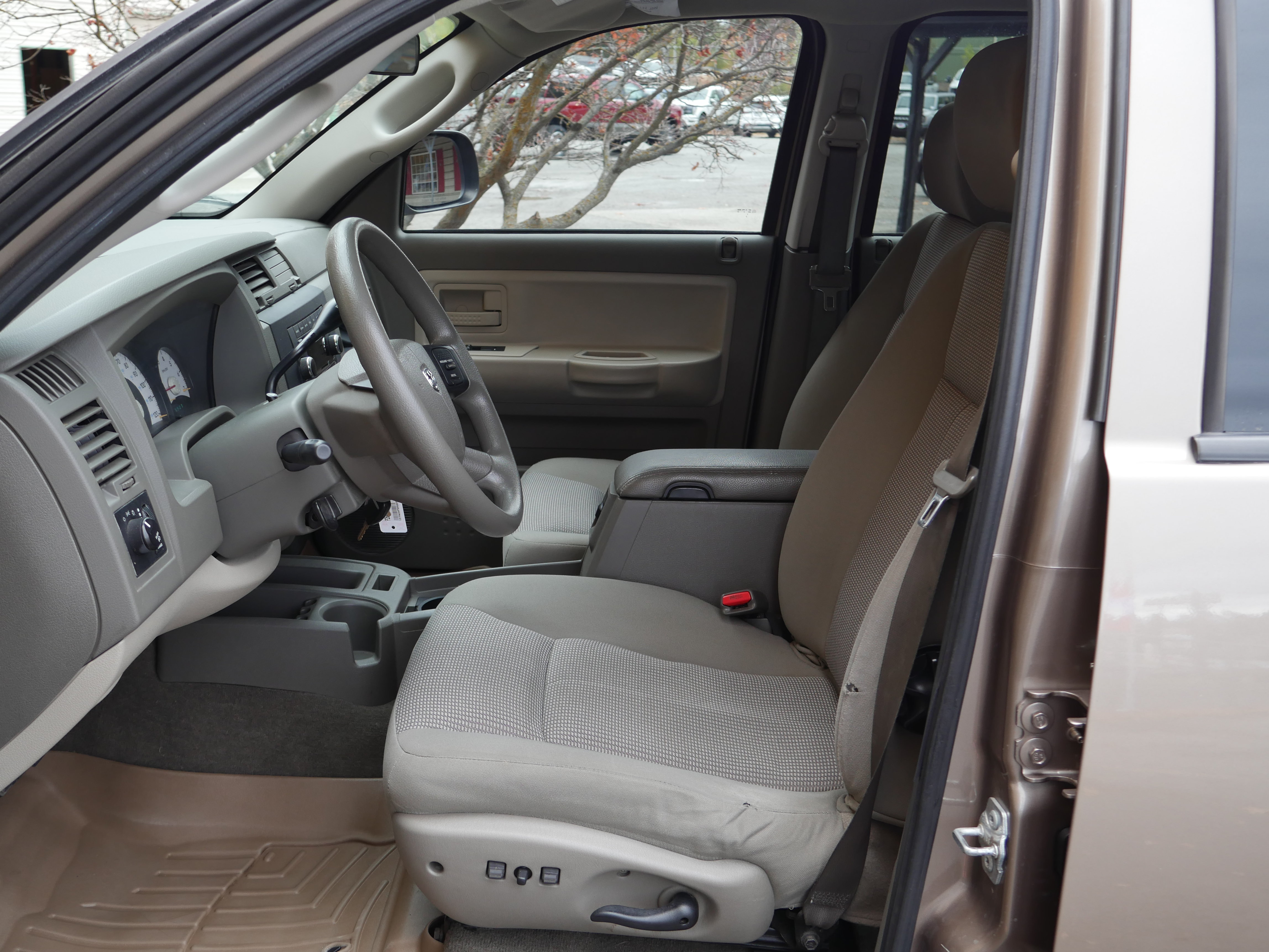 Used 2009 Dodge Dakota Big Horn w/ Utility Group AWD/4WD image 3