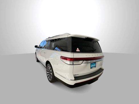 Used 2022 Lincoln Navigator L Reserve AWD/4WD image 6