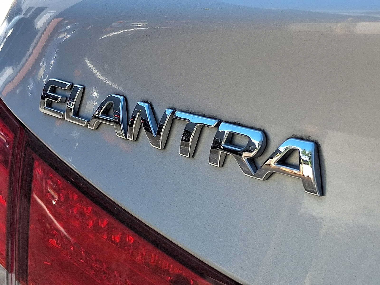 Used 2012 Hyundai Elantra Limited FWD image 30