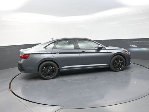 New 2026 Volkswagen Jetta SE image 10