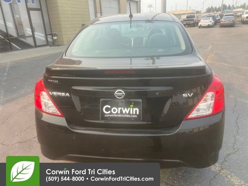 Used 2019 Nissan Versa SV FWD image 7