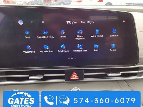Used 2025 Hyundai Elantra SEL FWD image 3
