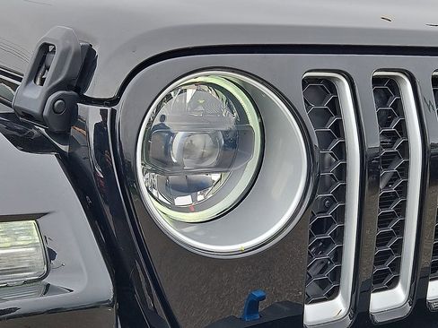 Used 2023 Jeep Wrangler Unlimited Sahara w/ Cold Weather Group AWD/4WD image 11