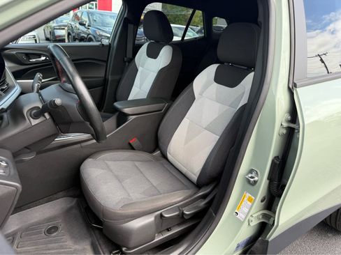 Used 2024 Chevrolet Trax RS w/ Driver Confidence Package FWD image 12
