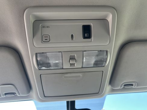 Used 2016 Nissan Titan PRO-4X w/ Pro-4x Convenience Package AWD/4WD image 25