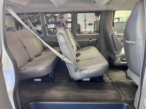 Used 2016 Chevrolet Express 3500 LT w/ LT Preferred Equipment Group image 16