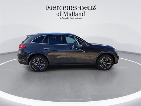 New 2025 Mercedes-Benz GLC 350e 4MATIC image 9