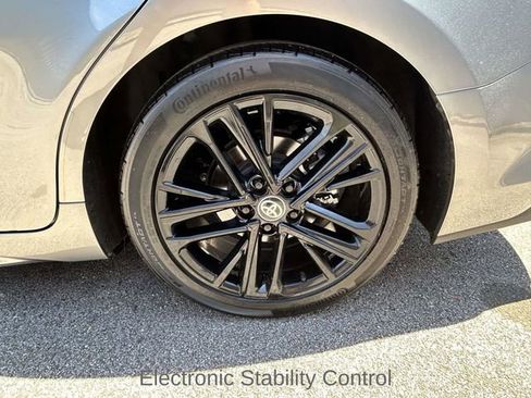 Used 2025 Toyota Camry SE FWD image 8