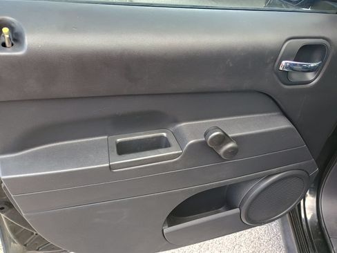 Used 2014 Jeep Patriot Sport FWD image 6