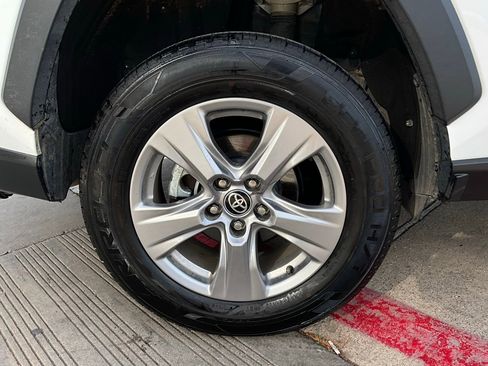 Used 2025 Toyota RAV4 XLE image 9