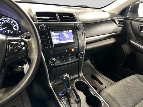 Used 2017 Toyota Camry LE FWD image 20