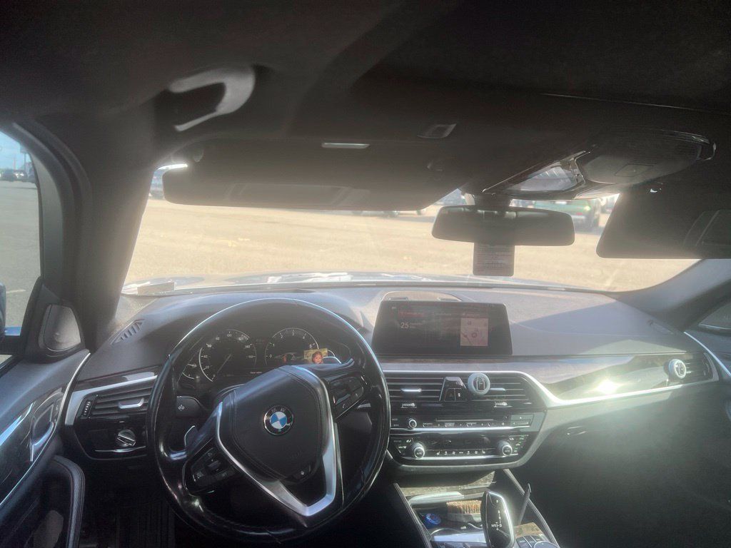 Used 2019 BMW 530i xDrive w/ Luxury Package AWD/4WD image 8