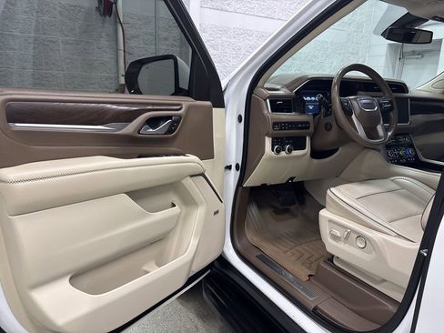 Used 2021 GMC Yukon XL Denali AWD/4WD image 13