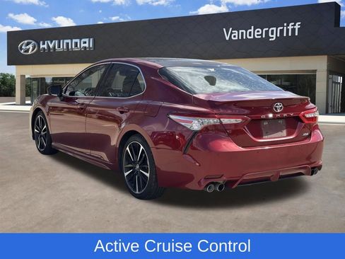 Used 2018 Toyota Camry XSE image 8