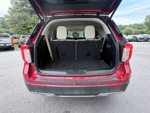 Used 2021 Ford Explorer XLT w/ Equipment Group 202A RWD image 9