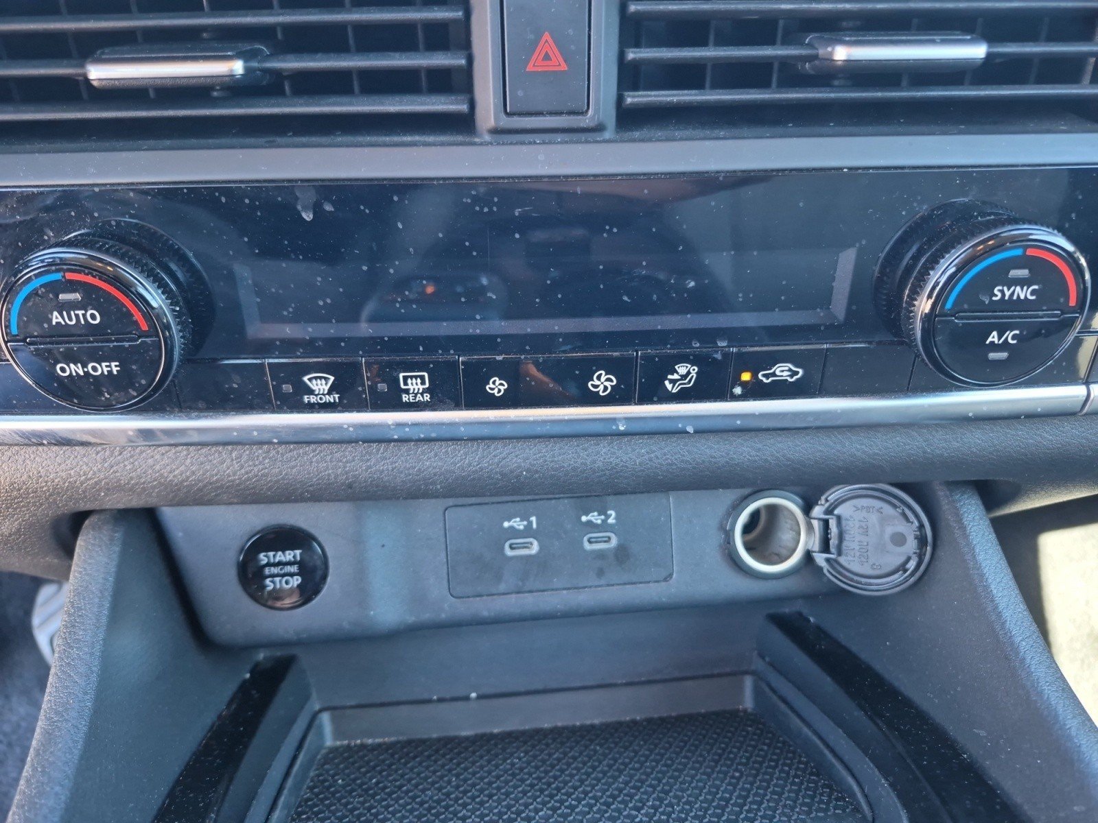 Used 2025 Nissan Rogue SV AWD/4WD image 29