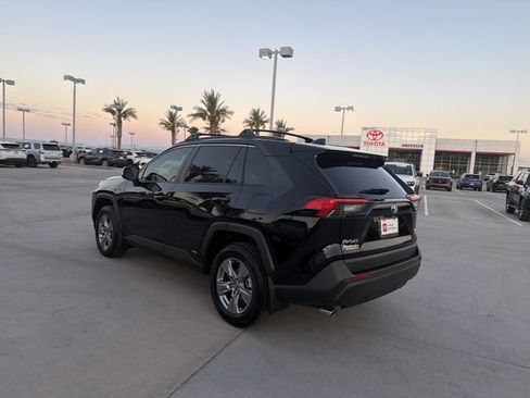 Certified 2025 Toyota RAV4 LE AWD/4WD image 7
