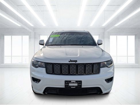 Used 2019 Jeep Grand Cherokee Altitude image 8