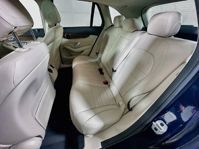 Used 2022 Mercedes-Benz GLC 300 4MATIC image 29