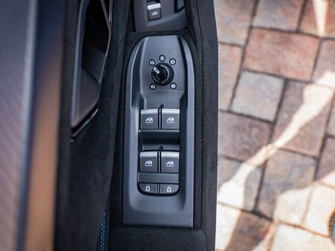 Used 2024 Lamborghini Urus Performante AWD/4WD image 25