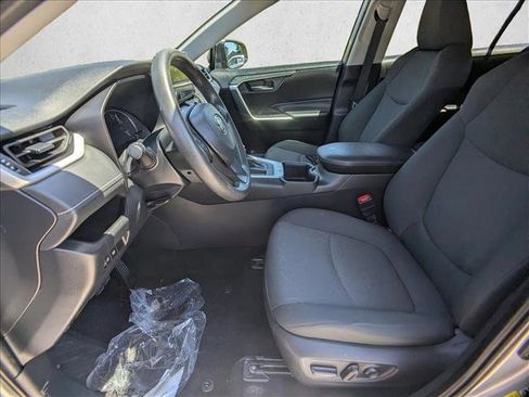 Used 2024 Toyota RAV4 XLE FWD image 16