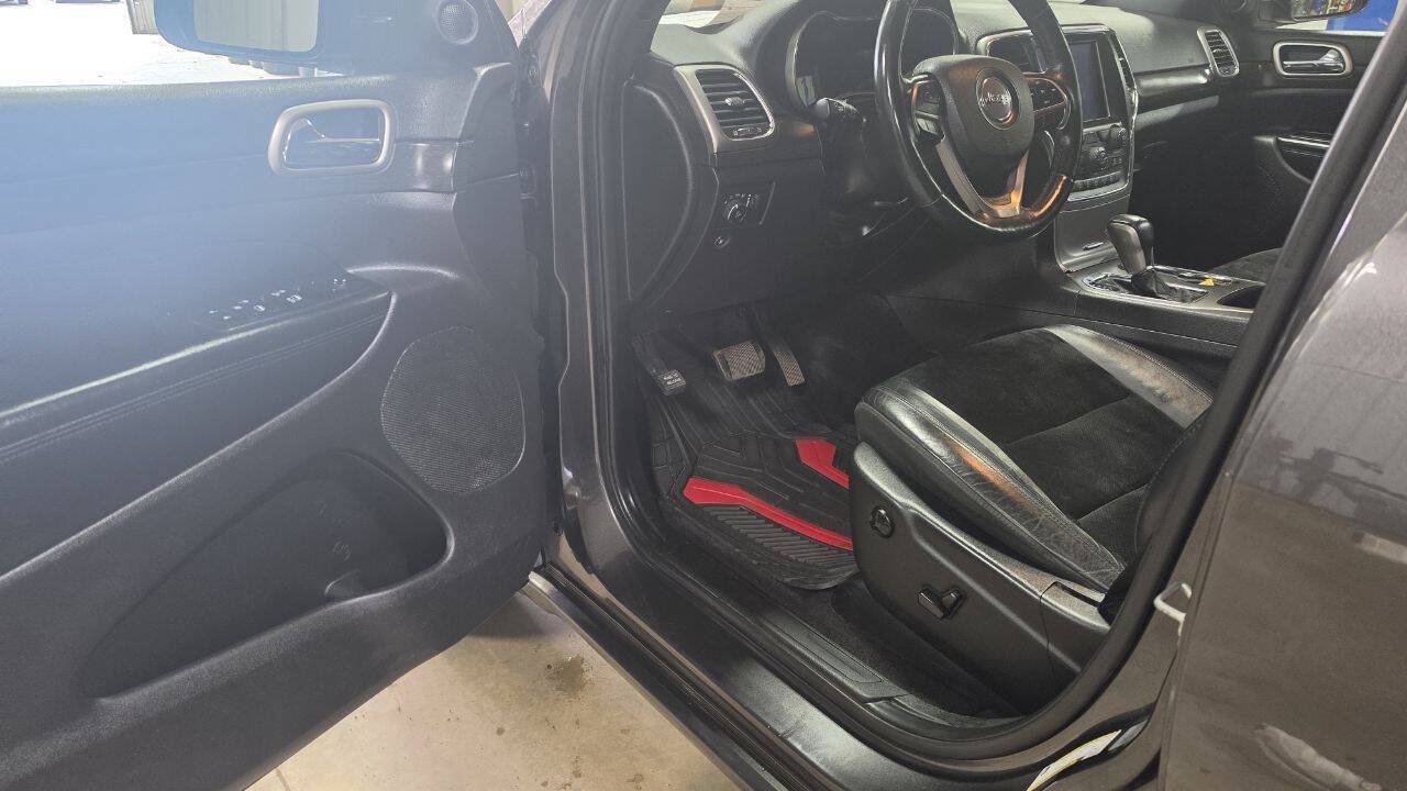 Used 2018 Jeep Grand Cherokee Altitude AWD/4WD image 21