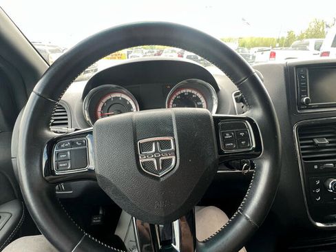 Used 2017 Dodge Grand Caravan SE image 15