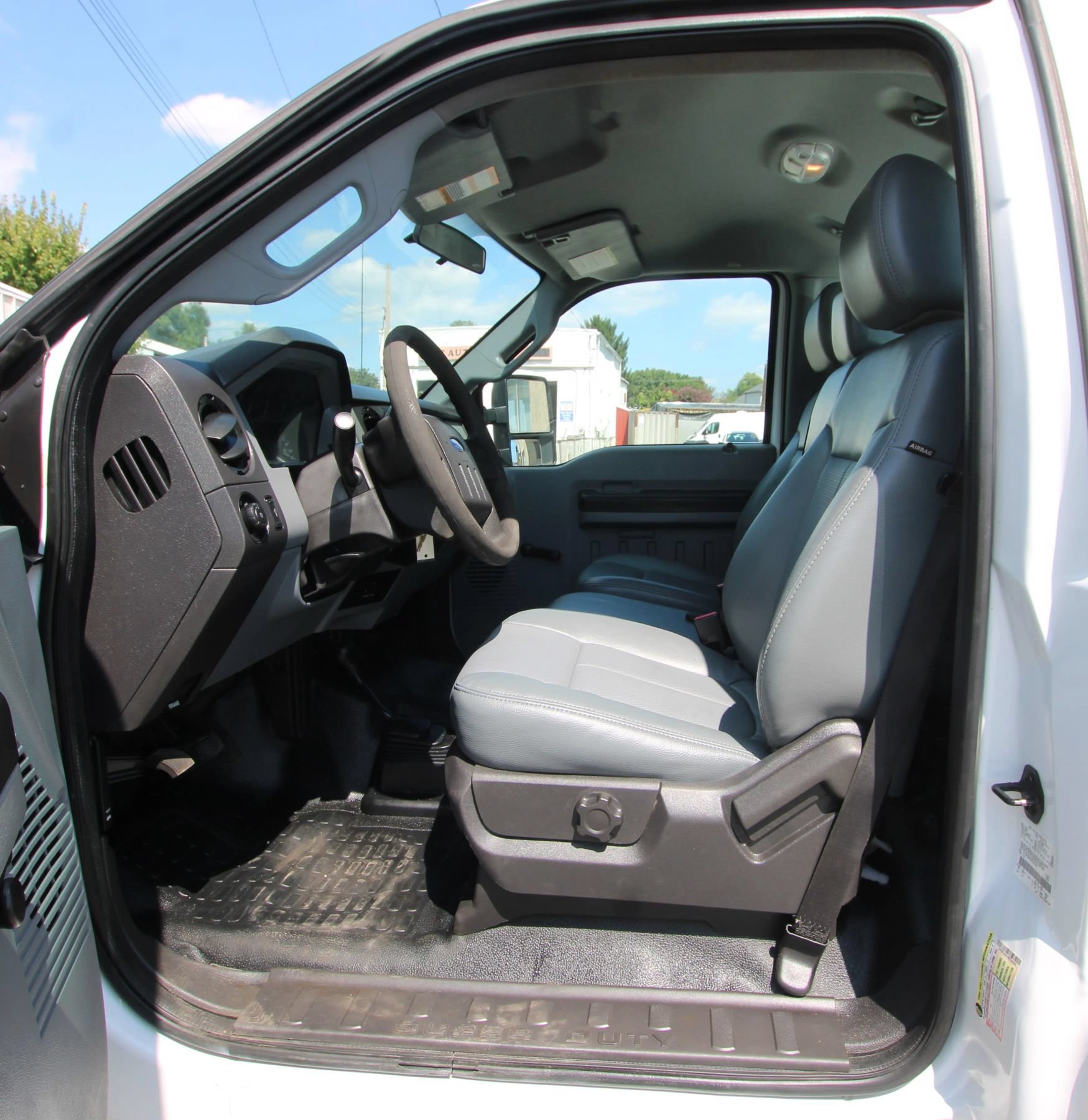 Used 2011 Ford F250 4x4 Regular Cab Super Duty image 9