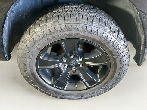 Used 2020 RAM 1500 Big Horn AWD/4WD image 11