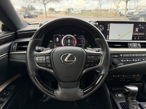 Used 2020 Lexus ES 300h w/ Premium Package image 20