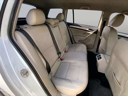 Used 2015 Volkswagen Golf S FWD image 19